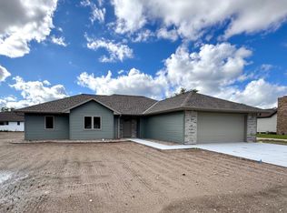 1202 E Ave, Kearney, NE 68847