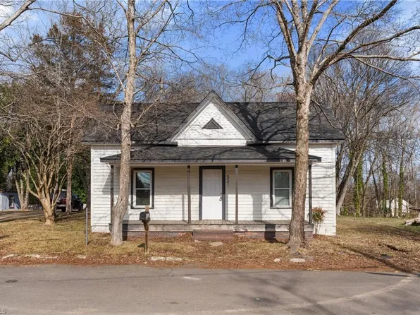 521 E 1st St, Lexington, NC 27292