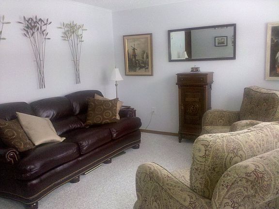 2nd image of 36 Stephanie Ln