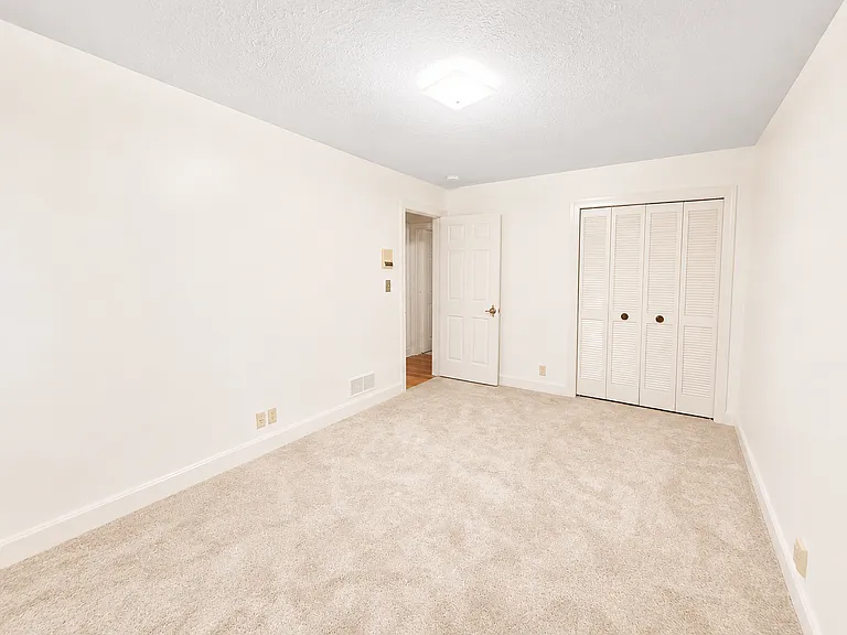 9205 Whitegate Ct — Photo 39