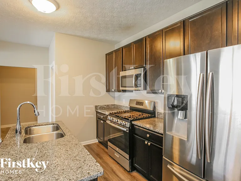 958 Adena Ln — Photo 9