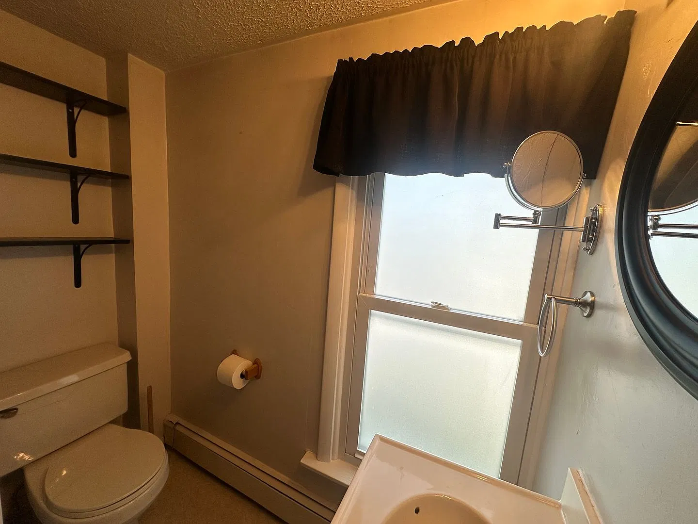 537 South 6th Street — Photo 4