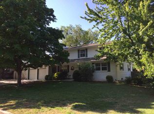 8226 E Peach Tree Ln, Wichita, KS 67207