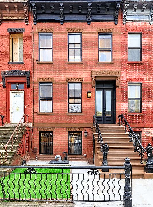 1st image of 838 Hancock St #Townhouse