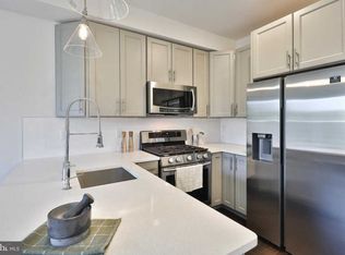 1709 S 4th St #1, Philadelphia, PA 19148