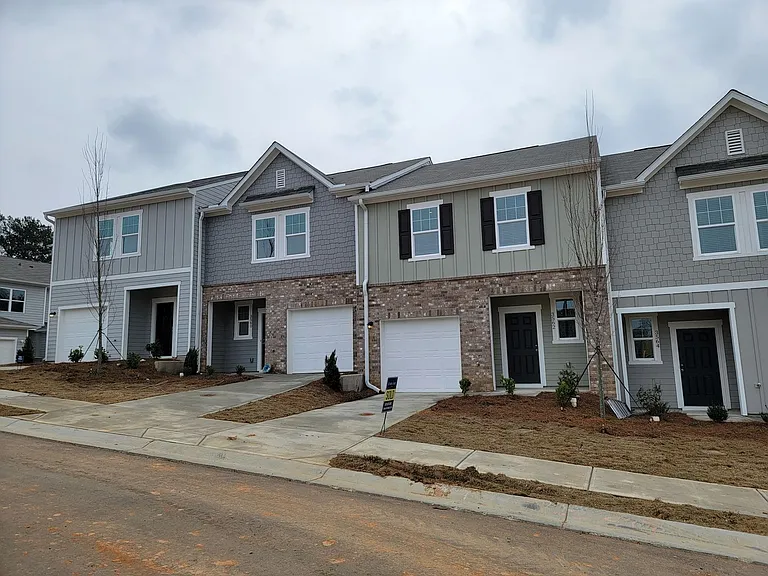3560 Eagle Ct — Photo 3
