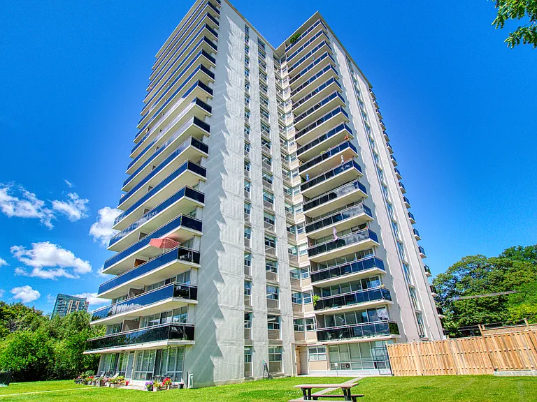 2160 Lakeshore Rd — Photo 24