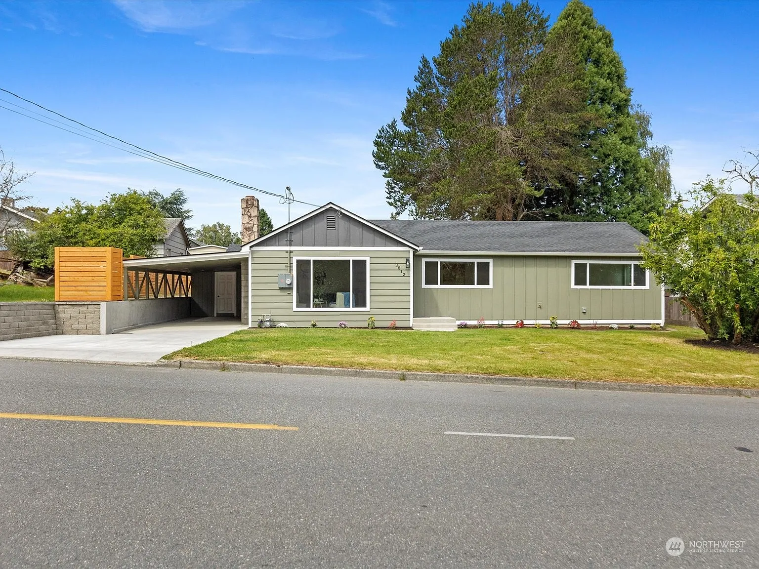 3812 Commercial Avenue photo 1
