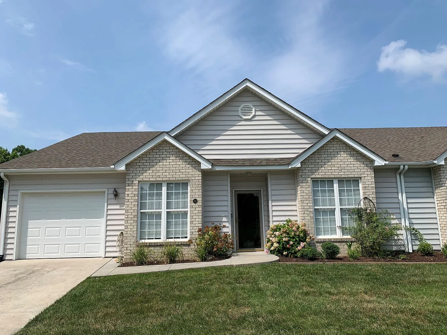 Lakewalk Villas in Campbell County — Photo 1