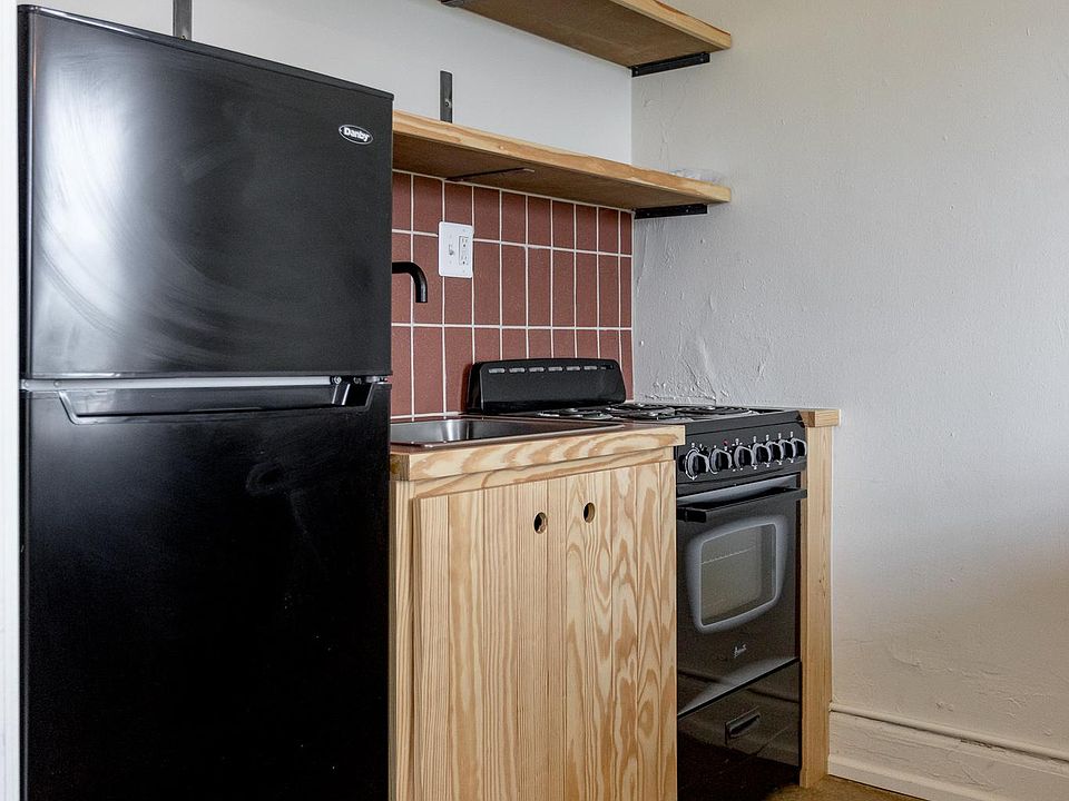 One Bedroom Kitchen