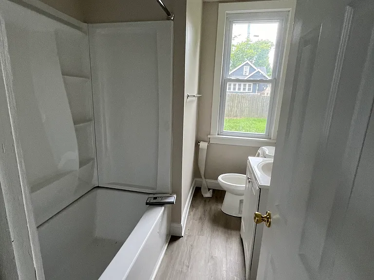 419 Cincinnati Ave #B — Photo 2