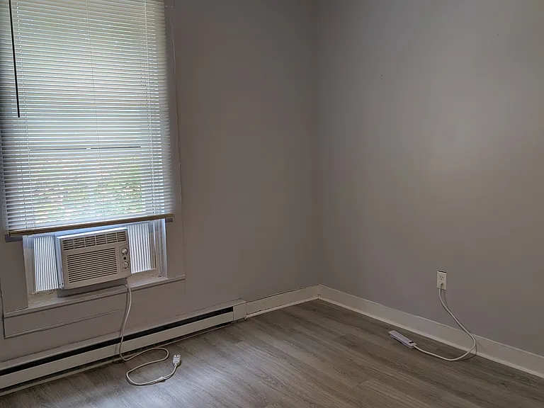 205 1/2 E Boscawen St — Photo 11