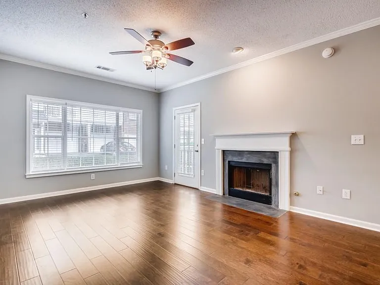 302 Spring Heights Ln SE #302 — Photo 6