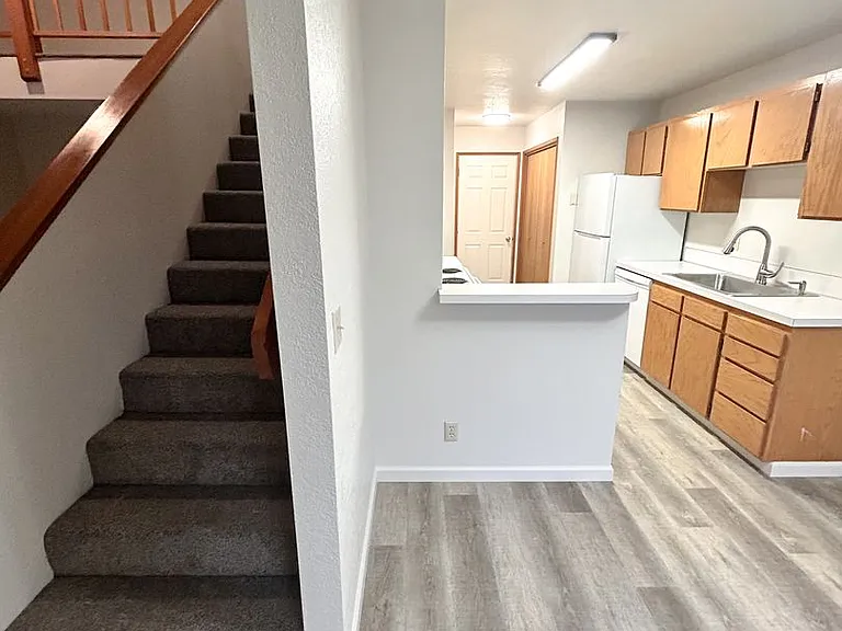 5626-5628 Glenridge Way #5630 — Photo 7
