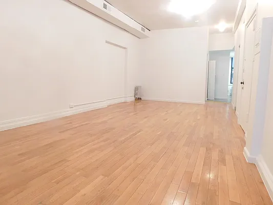 Rented by Oxford Property Group | media 12