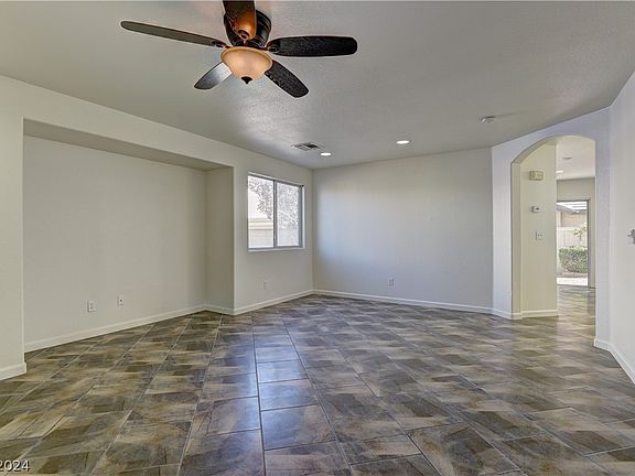 3rd image of 8313 New Leaf Ave