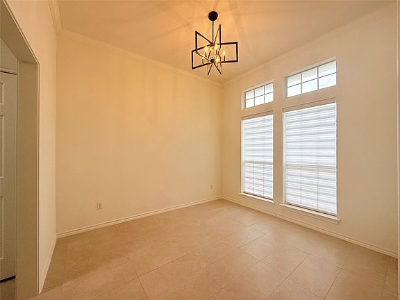 5th image of 2201 Greendale Ct