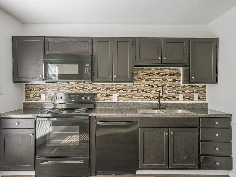 Hillwood Villas — Photo 36