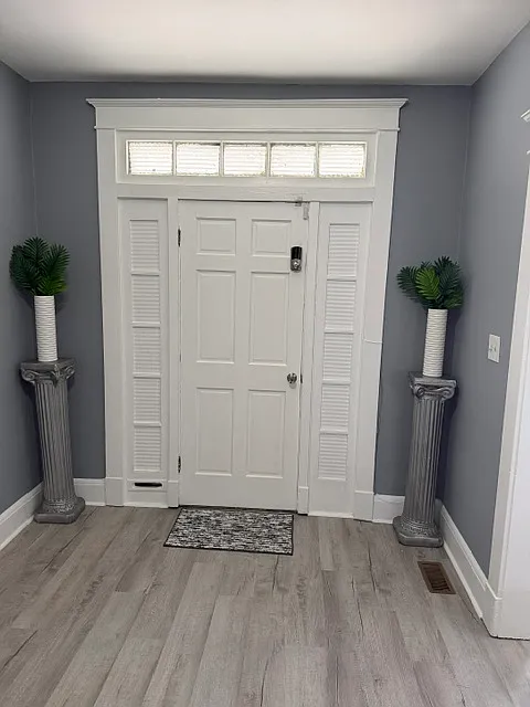4 bed, 1.5 bath, 1548 sqft, $2,000 — Photo 3