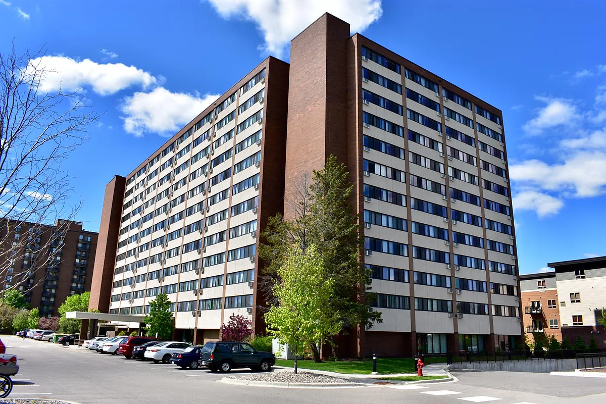 Building Photo - York Town Continental