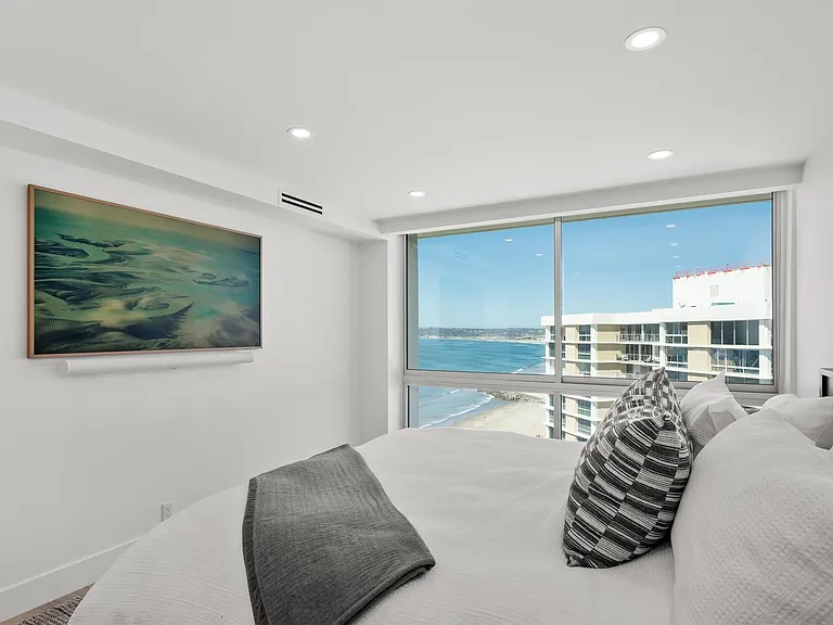 1730 Avenida Del Mundo #1608 — Photo 19