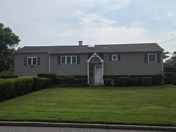 2805 Kane Avenue, Medford, NY 11763