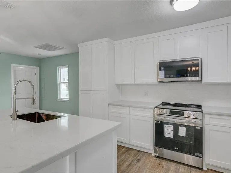 Granger Dr — Photo 16