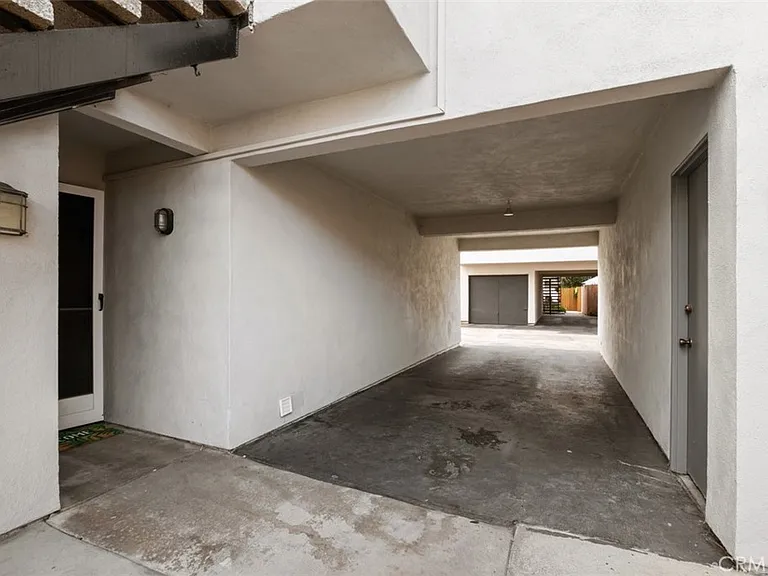 17902 Baron Cir — Photo 4
