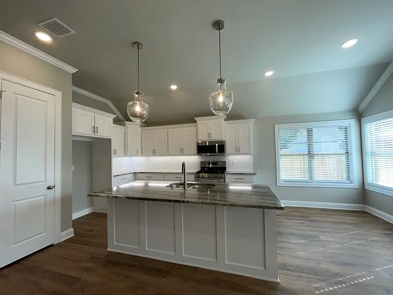 10008 Dayspring Dr — Photo 10