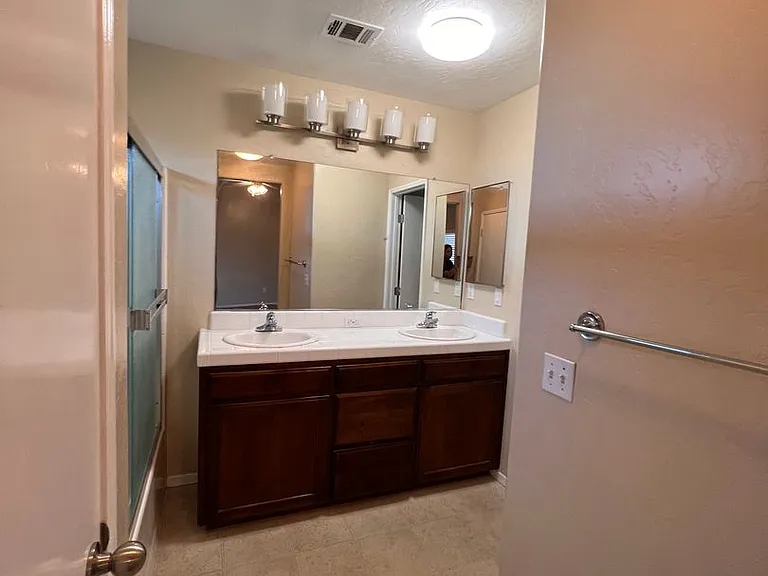 2956 Sauvignon St — Photo 12