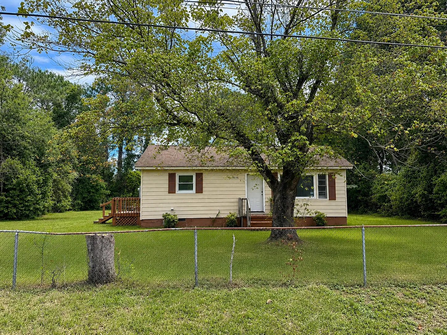 3 bed, 950 sqft, $1,325 — Photo 1