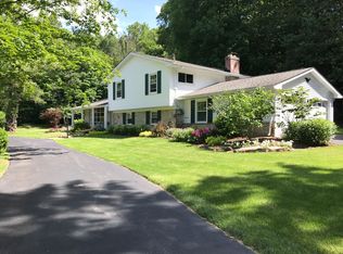 8072 Chagrin Rd, Chagrin Falls, OH 44023
