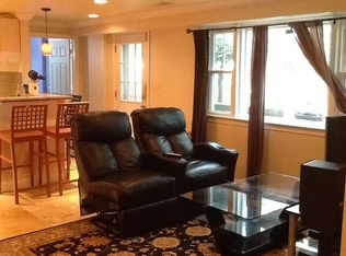 8 Virginia Dr, Gaithersburg, MD 20877