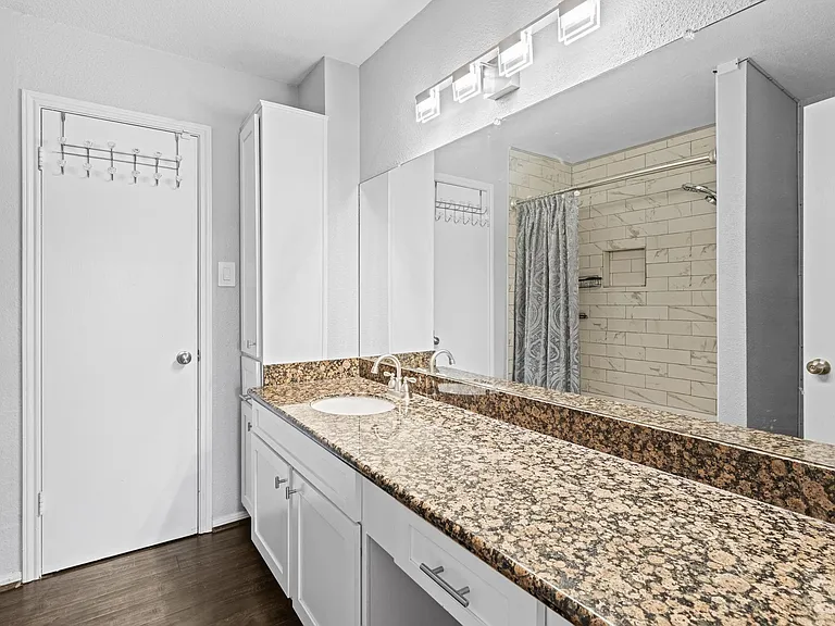 2211 S Kirkwood Rd #1 — Photo 5