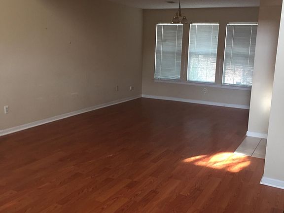 Dinette area opposite the Family Room
