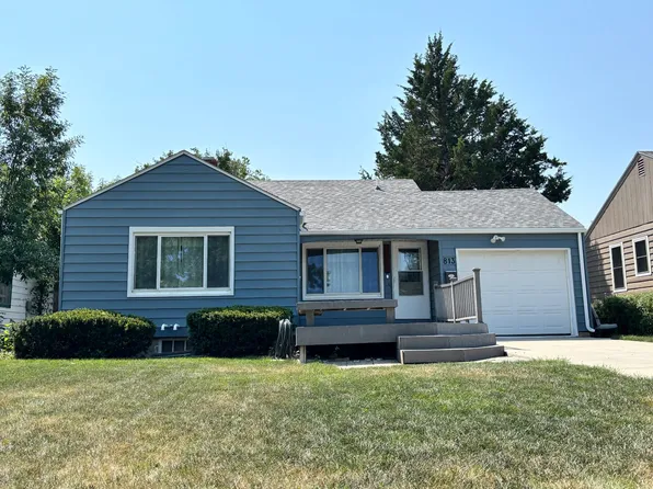 813 E 5th St, Winner, SD 57580