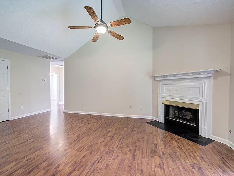 8714 Post Oak Dr — Photo 4