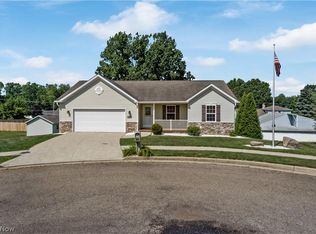 2880 Lauren Cir NW, Massillon, OH