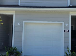 581 Holly Lakes Dr, Orange Park, FL 32073