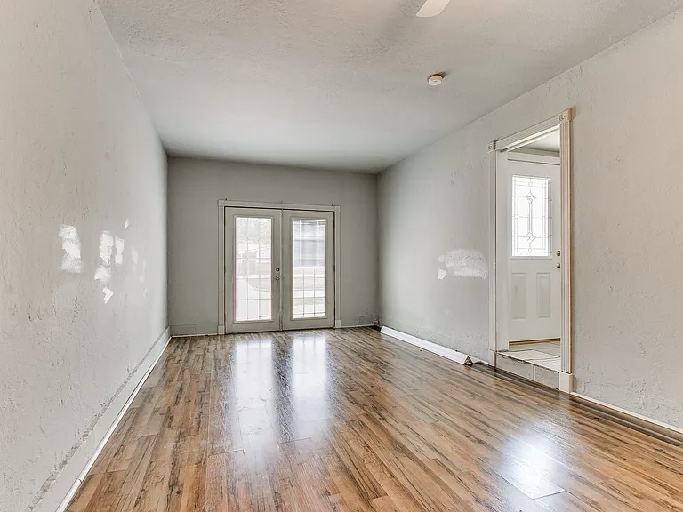 1612 Dakota St — Photo 18
