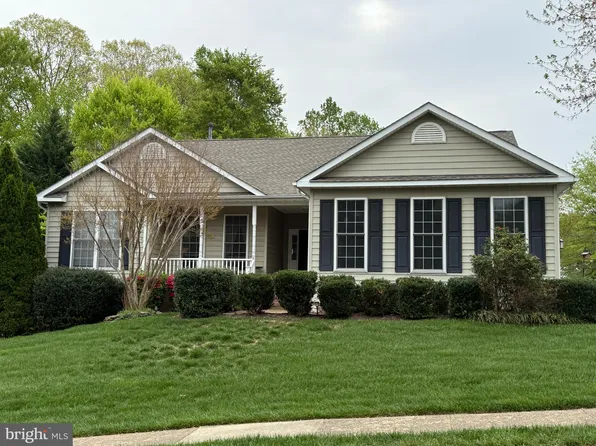28 Live Oak Ln, Stafford, VA 22554