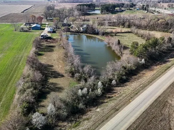 1300 S County Rd, Elberfeld, IN 47613