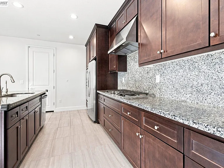 33 W Roccolino Ln — Photo 22