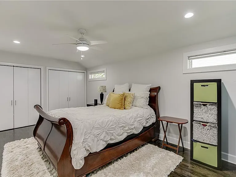 1858 Longdale Dr — Photo 26