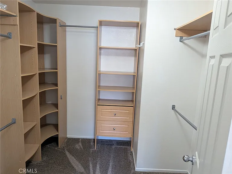 27 Picket Ln — Photo 13