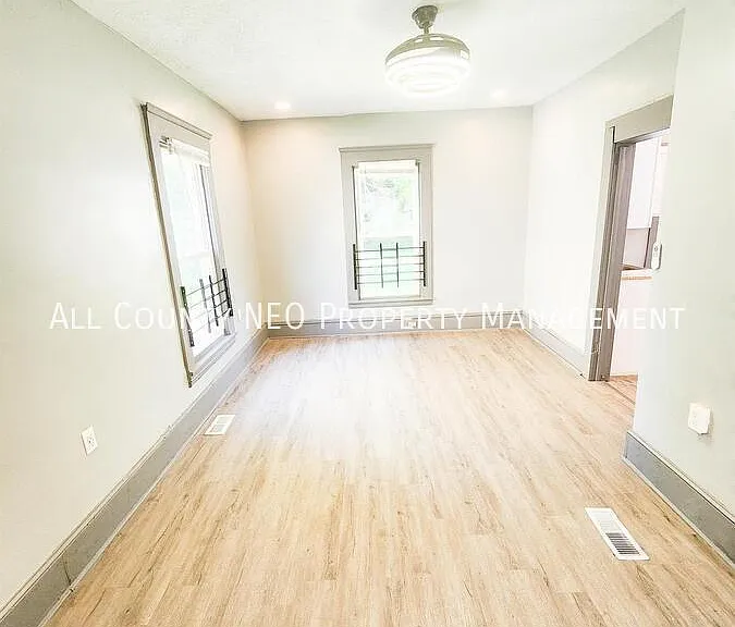 10639 Dupont Ave — Photo 20