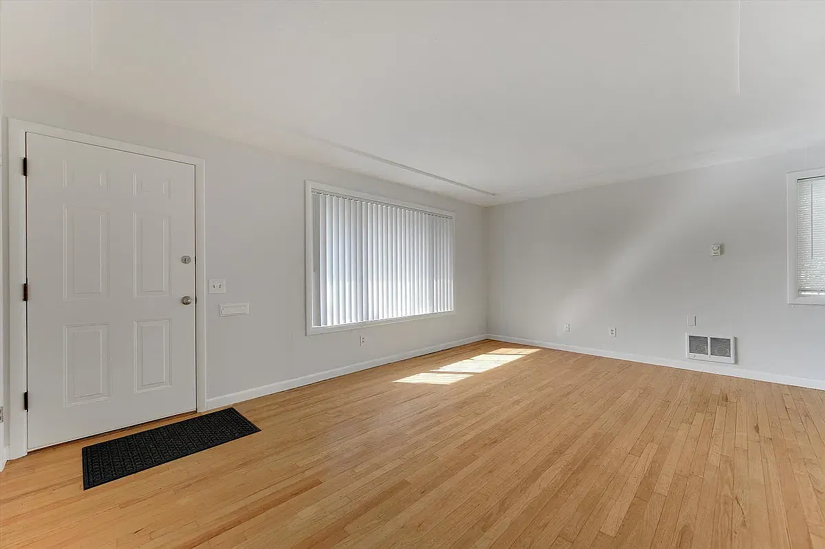 2 bed, 900 sqft, $2,195 — Photo 3