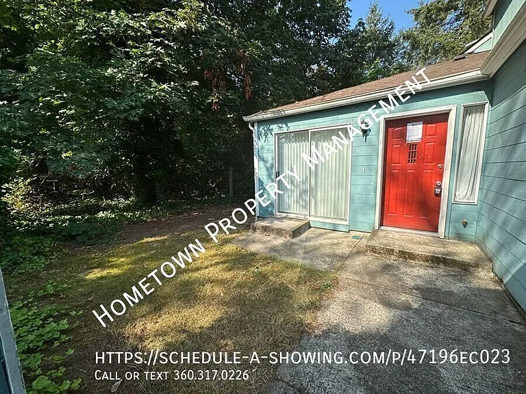 1803 Pear St NE — Photo 2