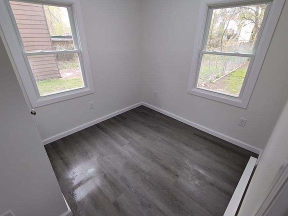 2nd image of 292 1st St #1