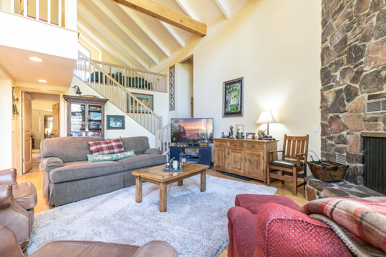 3 bed, 1700 sqft, $8,000 — Photo 3